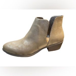 Shoedazzle Gold/Natural Boots